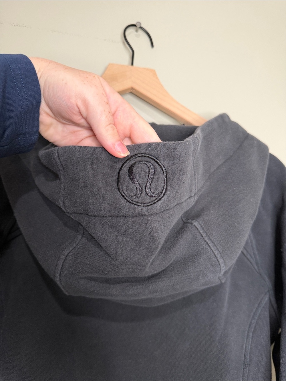 Lululemon Scuba Full Zip Up Black 8 - Picture 6 of 8